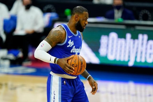 马云亮相NBA中国赛澳门站，星光熠熠同享精彩比赛